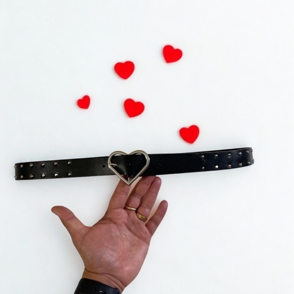 Grungy Heart Buckle Belt